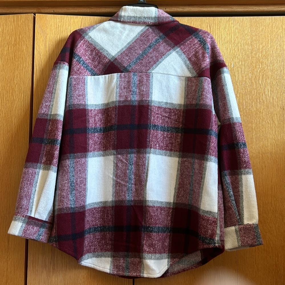 Shacket - Picture 3 of 4